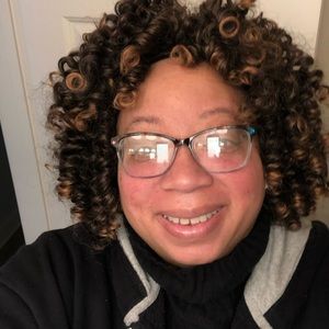 Meet your Posher, Lisa